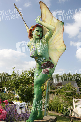 Pflanzenfrau / Plant-Woman