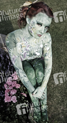 Pflanzenfrau / Plant-Woman