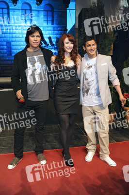 Chaske Spencer, Bryce Dallas Howard, Bronson Pelletier