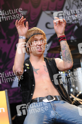 Dennis Lyxzénn (The international Noise Conspiracy, Refused)