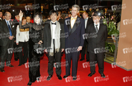 Kaori Momoi, Issey Ogata, Robert Dawson, Aeksandr Sokurov