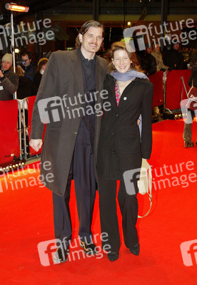 Götz Otto mit Partnerin