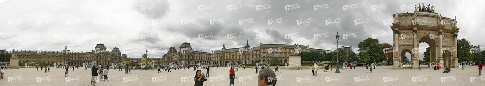 Arc de Triomphe du Carrousel und Louvre