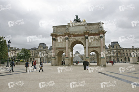 Arc de Triomphe du Carrousel und Louvre