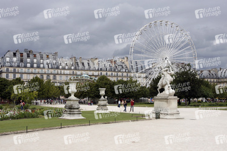 Statue im Tuileriengarten