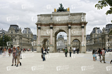 Arc de Triomphe du Carrousel und Louvre