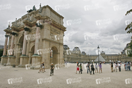 Arc de Triomphe du Carrousel und Louvre