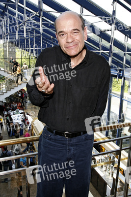Robert Picardo