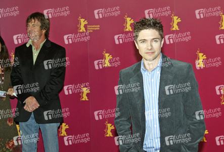 Dennis Quaid, Topher Grace