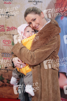 Tokessa Möller-Martinius mit Tochter Joycaurelia