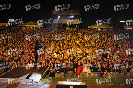 Stefanie Kloß (Silbermond) mit Publikum