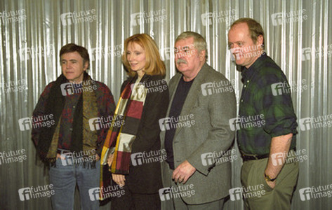 Walter Koenig, Gates McFadden, James Doohan, Robert O'Reilly