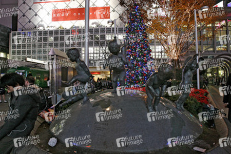 Weihnachtsimpression am Bahnhof von Shibuya