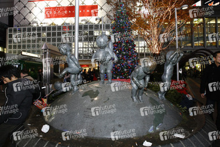 Weihnachtsimpression am Bahnhof von Shibuya