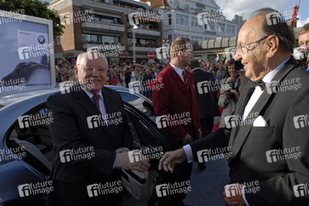 Michail Gorbatschow, Hans-Dietrich Gensche