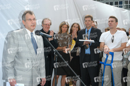 Roy S. Weatherston, Thomas Flierl