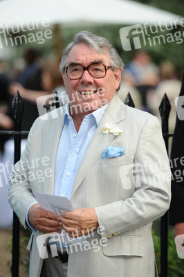 Ronnie Corbett