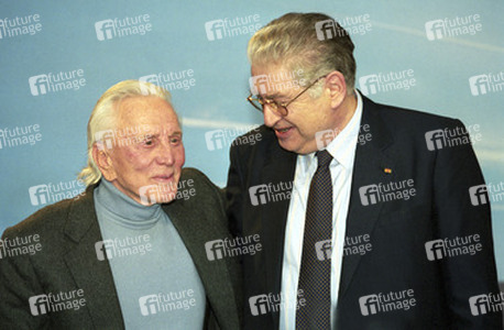 Kirk Douglas, Moritz de Hadeln