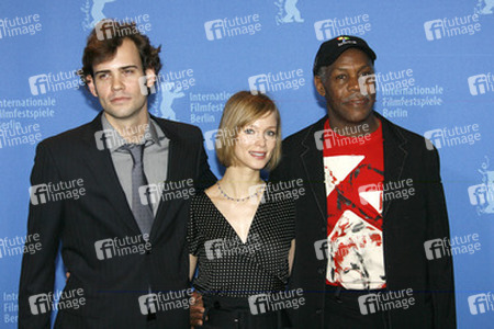 Rossif Sutherland, Laura Regan, Danny Glover