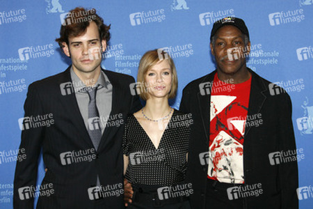Rossif Sutherland, Laura Regan, Danny Glover