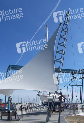 Sonnensegel am Yachthafen