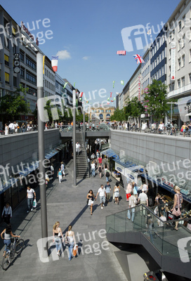 Niki de Saint Phalle Promenade und Hauptbahnhof