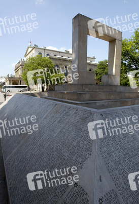Jüdisches Mahnmal und Opernhaus