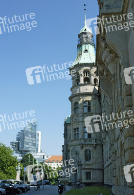 Das neue Rathaus und Nord/LB Turm