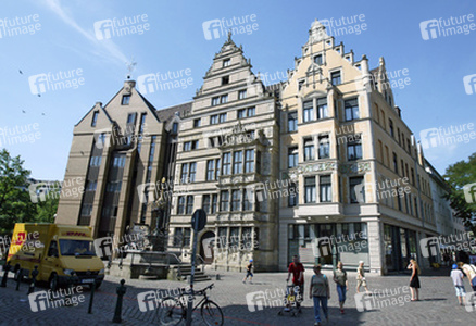 Leibnizhaus und Holzmarktbrunnen