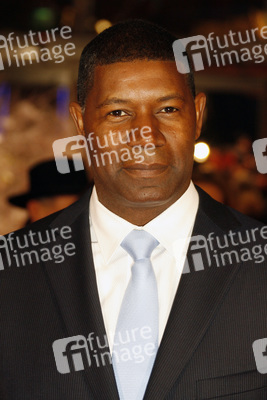 Dennis Haysbert