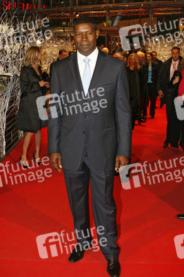 Dennis Haysbert