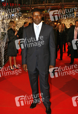 Dennis Haysbert