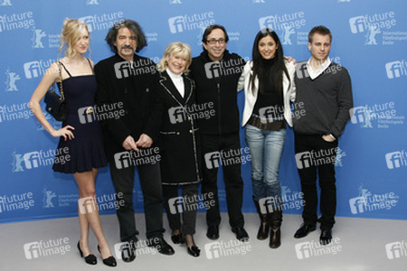 Siobhán Hewlett, Miki Manojlovic, Marianne Faithfull, Sam Garbarski, Dorka Gryllus, Kevin Bishop