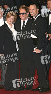 Sharon Osbourne, Elton John mit Freund David Furnish