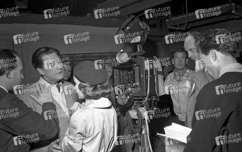 Wolfgang Liebeneiner, Hans Söhnker und Gertrud Kückelmann mit Filmcrew