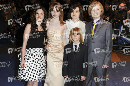 Lil Woods, Rosie Taylor-Ritson, Asa Butterfield, Oscar Steer, Eros Valhos
