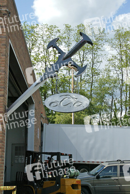 OCC Firmenschild an Werkstatt