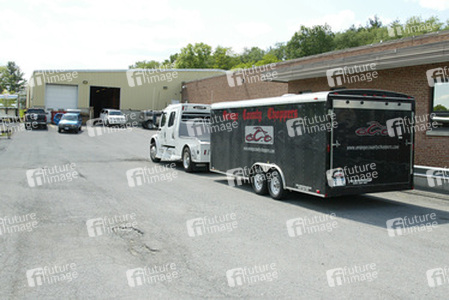 OCC Chopper Transporter vor Werkstatt