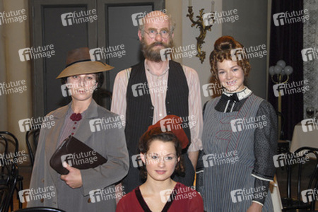 Bettina Redlich, Johannes Herrschmann, Hannah Herzsprung, Lilian Naumann