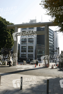 Torbogen auf dem Weg zum Yasukuni-Schrein