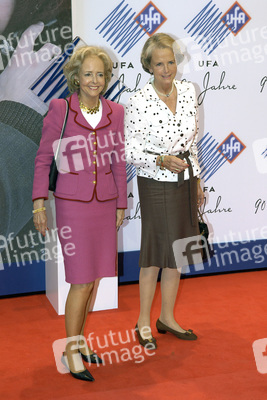 Isa Gräfin von Hardenberg mit Begleitung