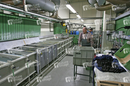 Färben der Zinkteile