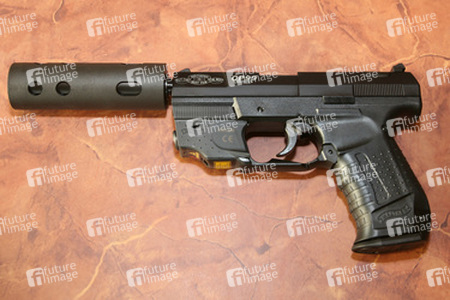Walther CP99 mit Schalldämpfer und Laservisir