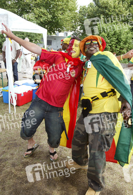 Fans aus Spanien und Ghana