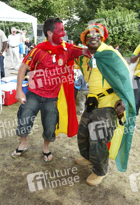 Fans aus Spanien und Ghana