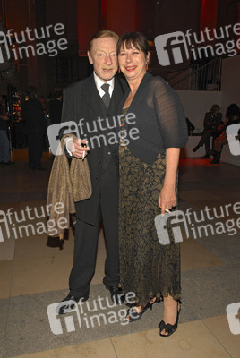 Otto Sander, Monika Hansen