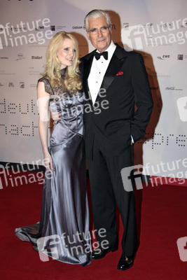 Mirja du Mont, Sky du Mont