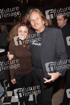 Susianna Kentikian, Frank Zander