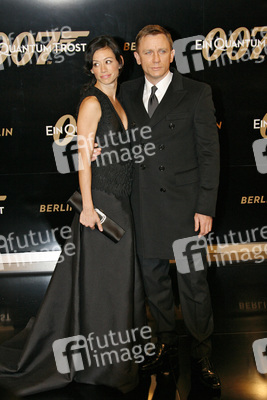 Satsuki Mitchell, Daniel Craig