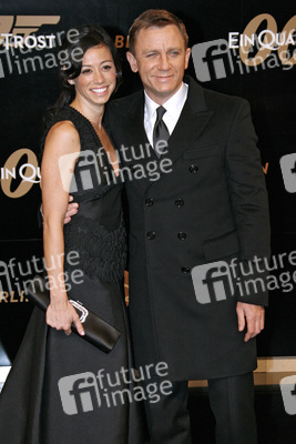 Satsuki Mitchell, Daniel Craig